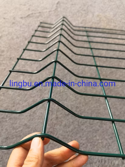Home Outdoor Anping Best Price Welded Curved Triangle Bend Fence Cheap 3D Curved Welded Wire Mesh Fence Panels