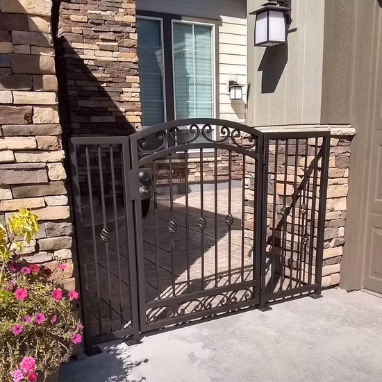 Different Hot Sales Artistic Design Security Steel Wrought Iron Main Driveway Door Fence Gates